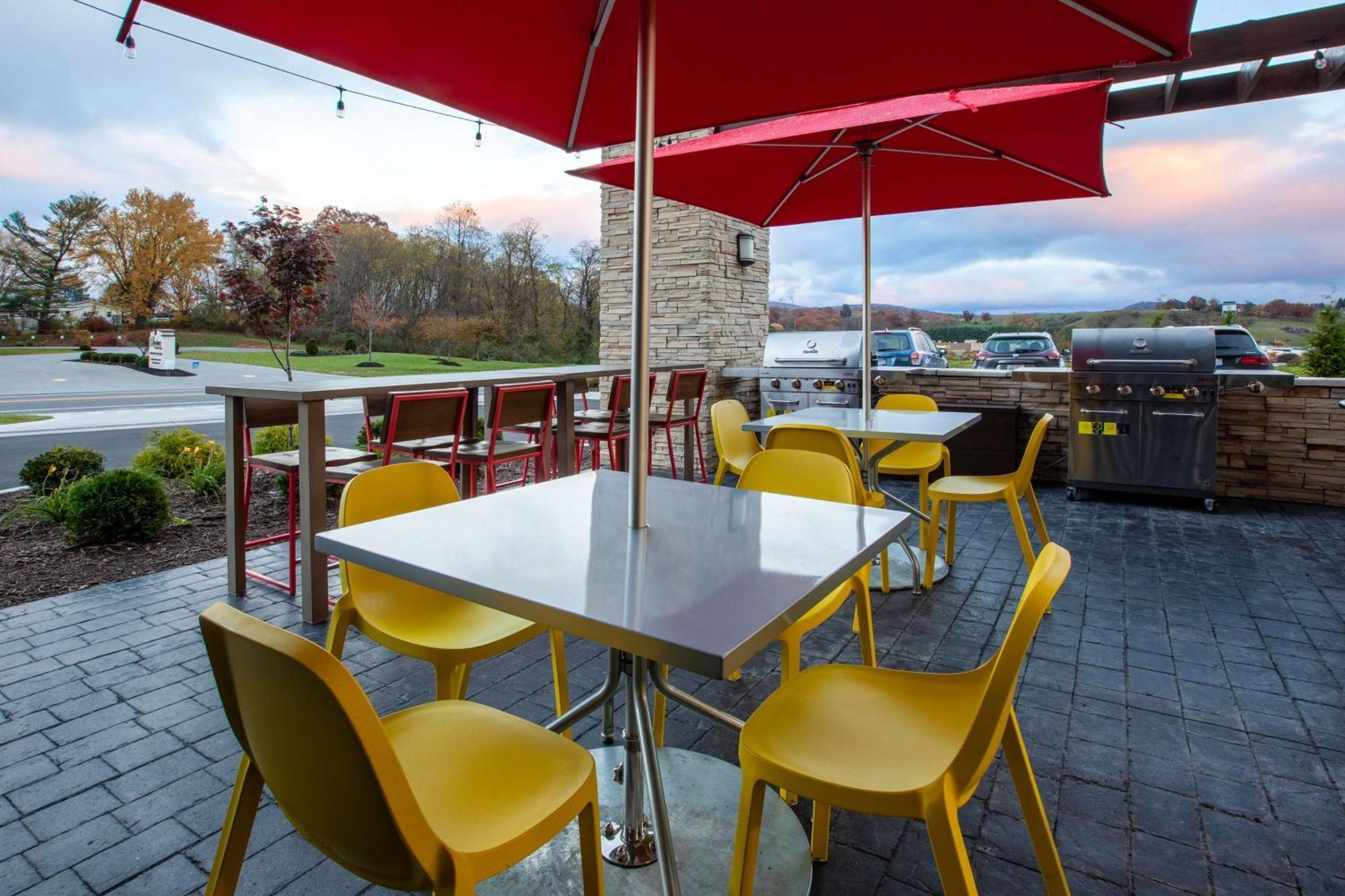 Home2 Suites By Hilton Lewisburg, Wv Buitenkant foto